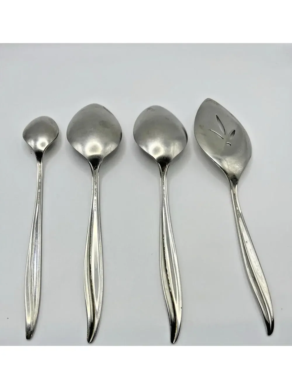 Oneidacraft Deluxe Textura VTG Stainless Misc Bundle of 4 Serving pcs 2473.2